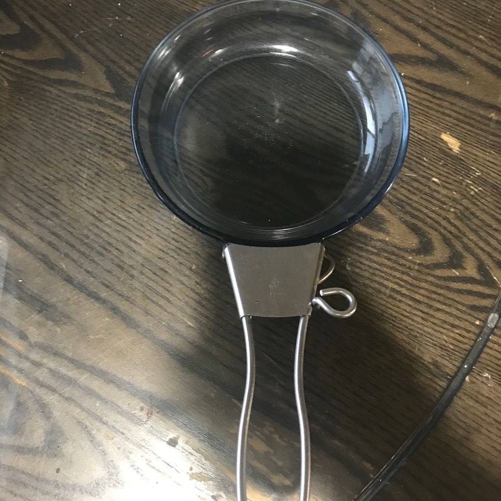 Vintage Pyrex pan with handle